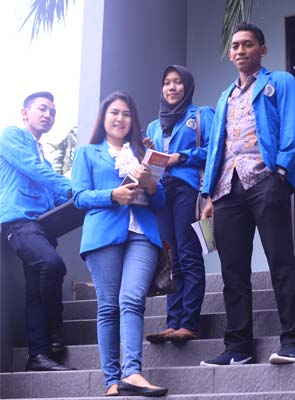 Programkelasreguler Nomor Foto Home 4